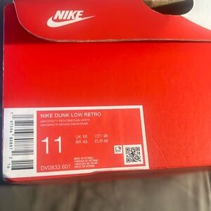 Nile Dunk Low Retro **Never Worn***
Size 11 Men
Brand New